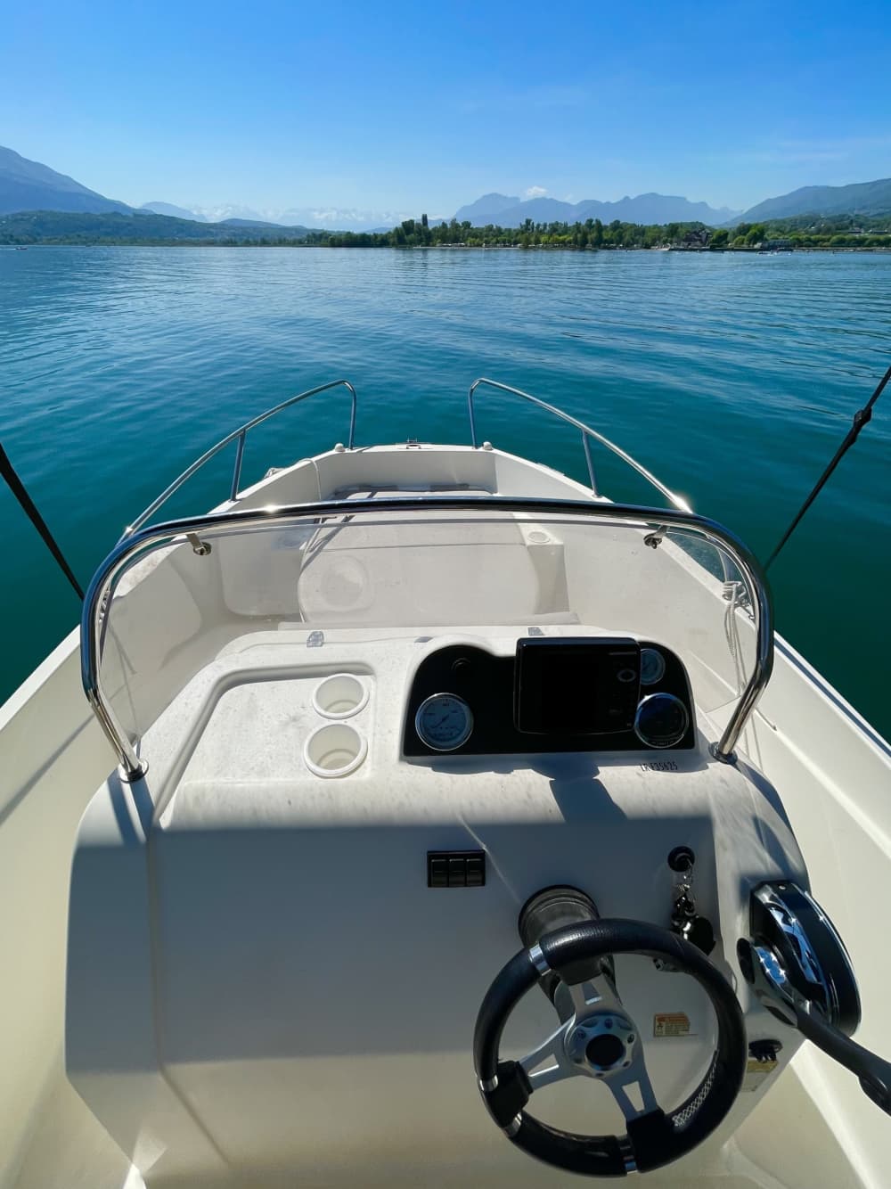 Pura gioia di navigare: vivi la magia di Aix-les-Bains