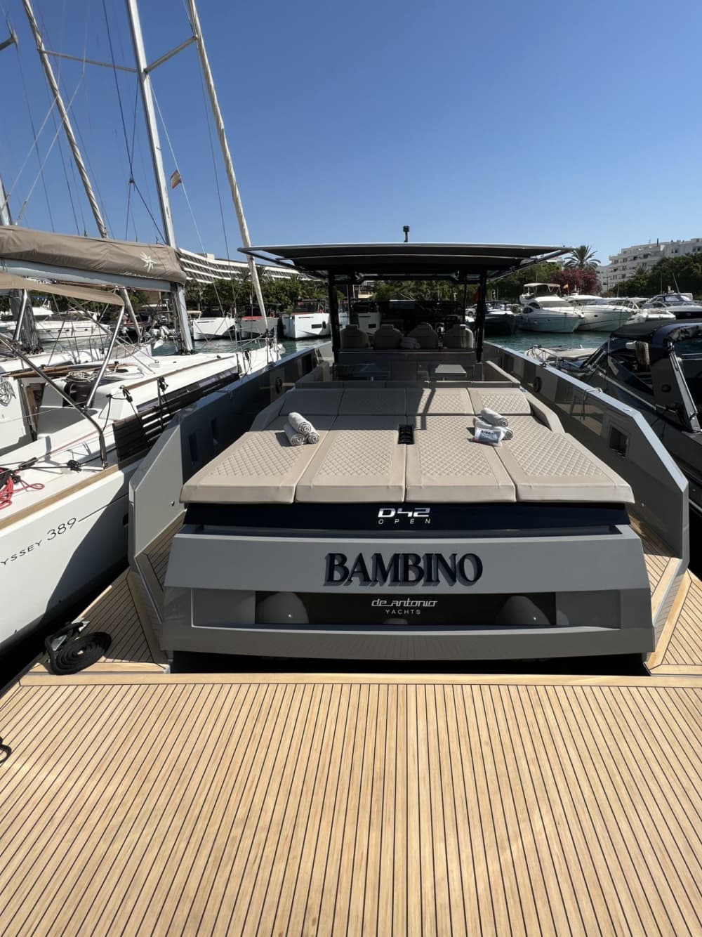 Escapada de lujo en barco a Ibiza - Alquiler de día 8h