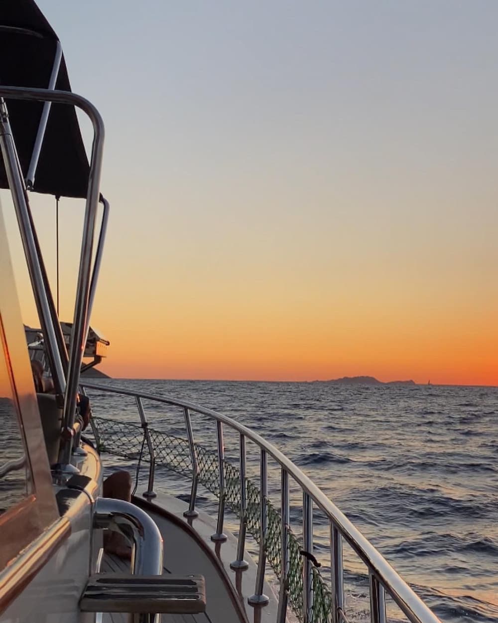 Hira-Mina Sun & Sea: Εξερευνήστε κρυφούς κόλπους σε μια περιήγηση με σκάφος μισής ημέρας Setur Marinas Kuşadası