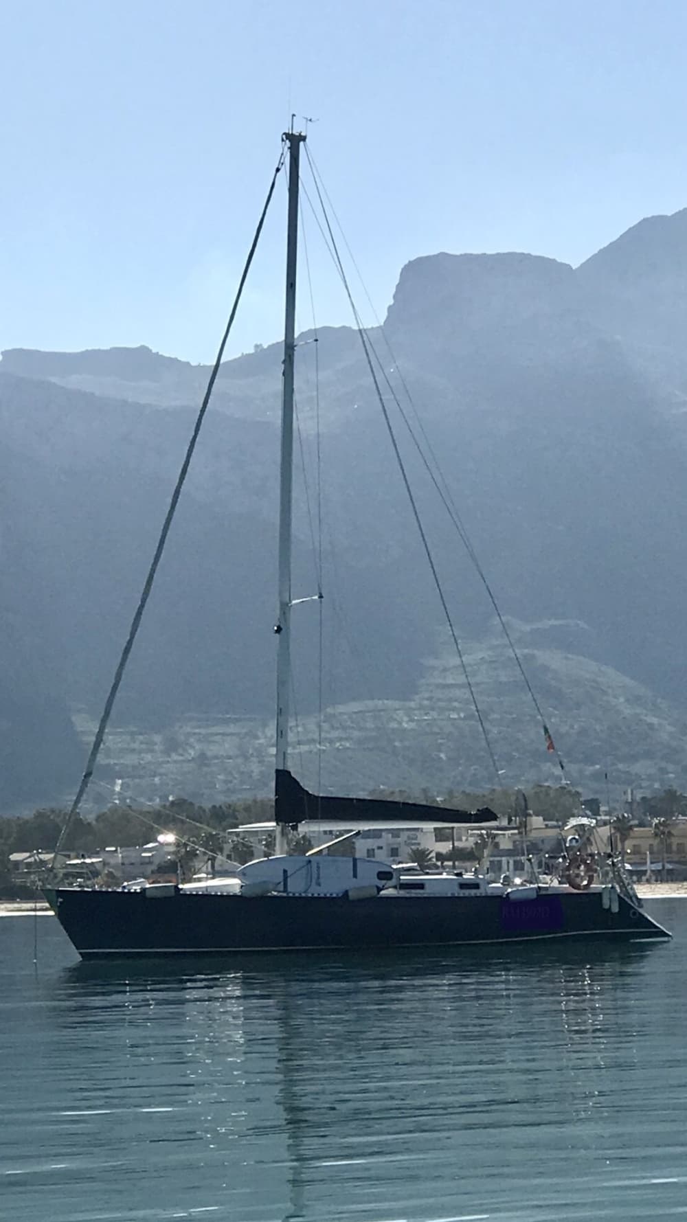 Excursión privada en velero de 8 horas en Palermo.