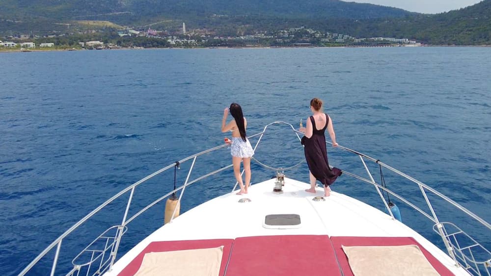 Ανακάλυψη μισής ημέρας 
στο Bodrum’s Blue Bays - Smooth Sailing on a Stylish Cruiser