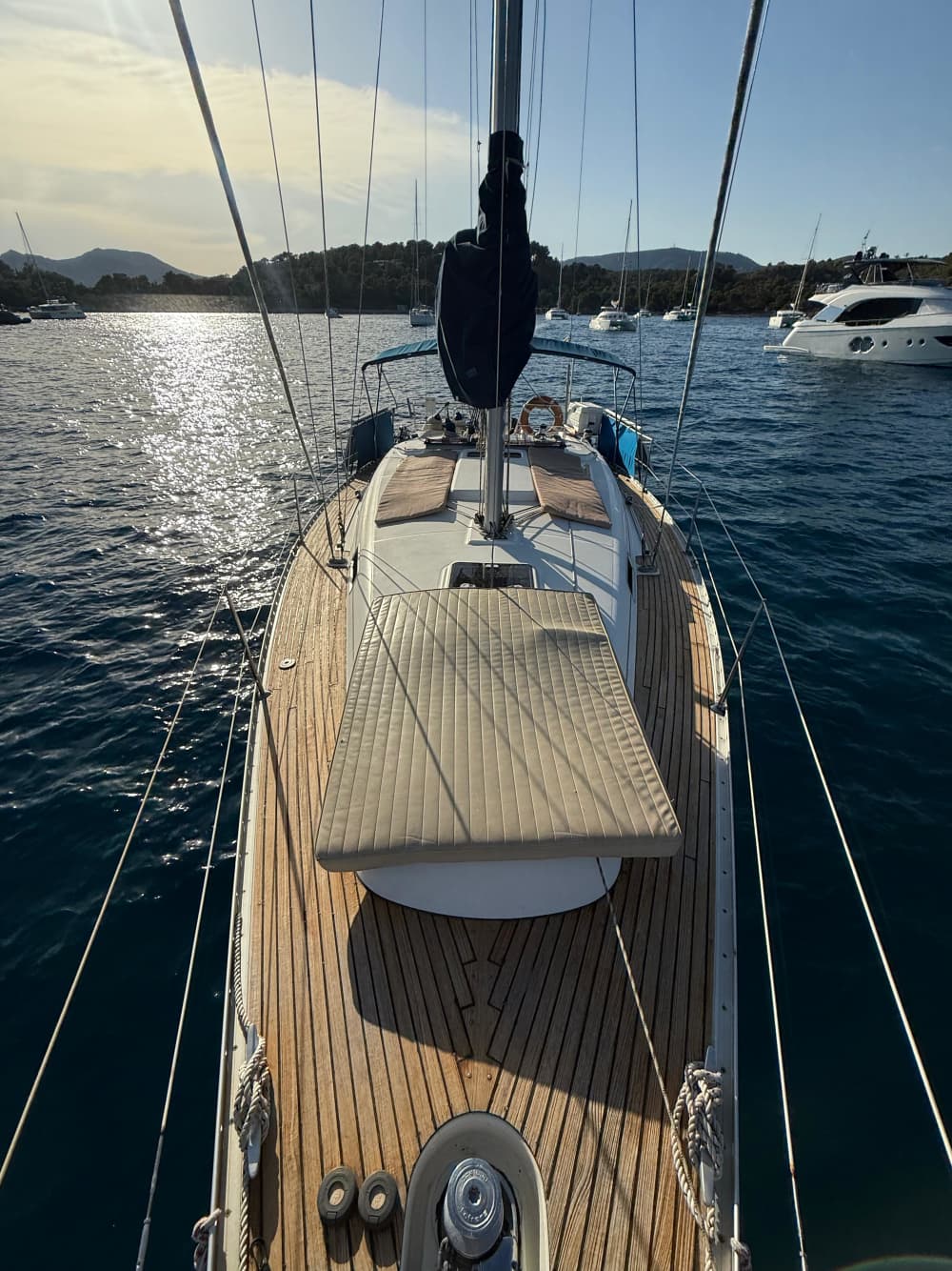 Cruzeiro ao pôr do sol em Ibiza: uma noite mágica no Mediterrâneo