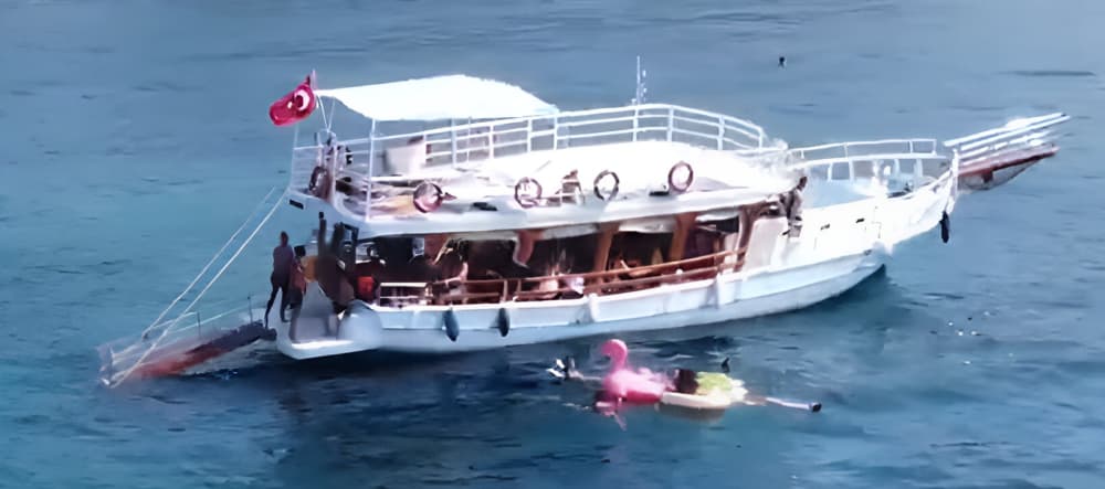 Aegean Breeze: 2-Hour Scenic Boat Escape from Setur Marinas Kusadasi