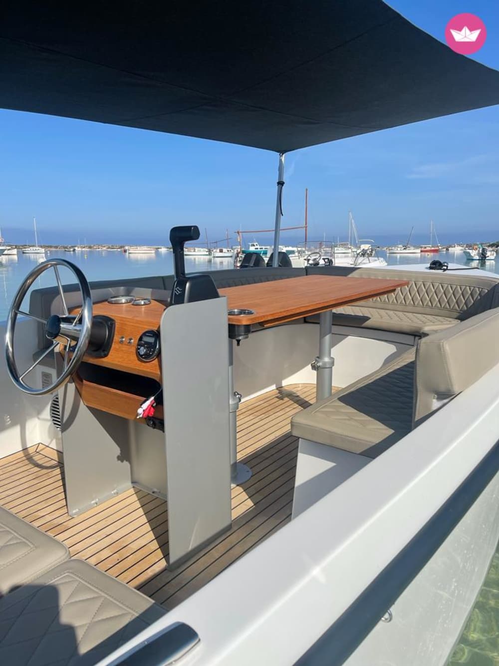 Excursión privada en barco de medio día: Formentera y sus tesoros ocultos.