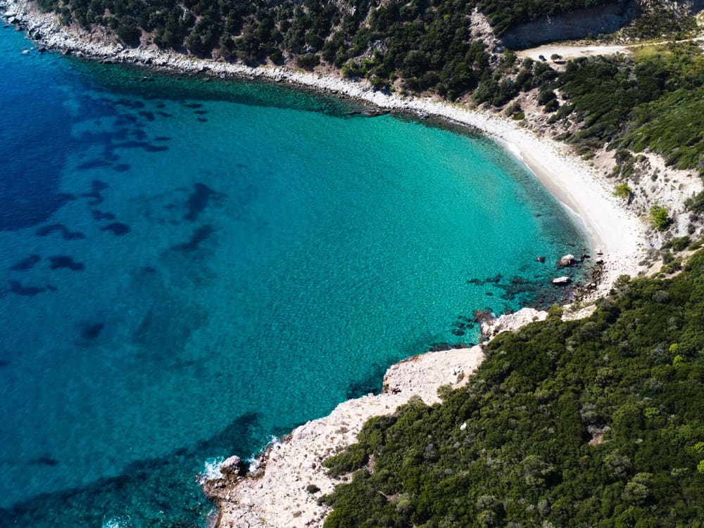 Découverte de Nea Peramos en demi-journée : votre courte escapade en bateau à moteur