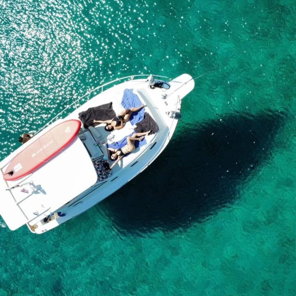 Profitez de 7 heures de navigation à moteur à Spetses