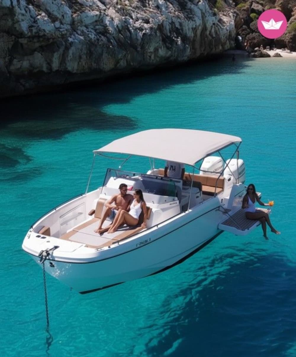 Noleggio privato di barche per mezza giornata a Palma: visita le migliori calette della baia e dei dintorni