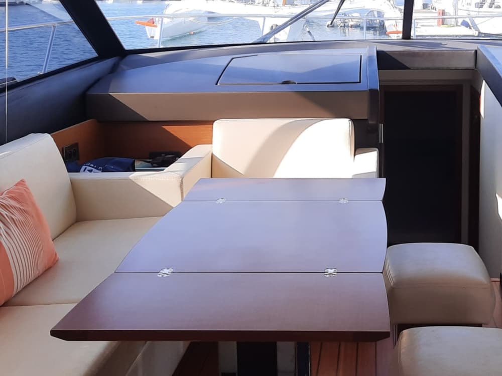 Profitez de chaque instant : une journée ensoleillée autour de Pornichet en bateau à moteur