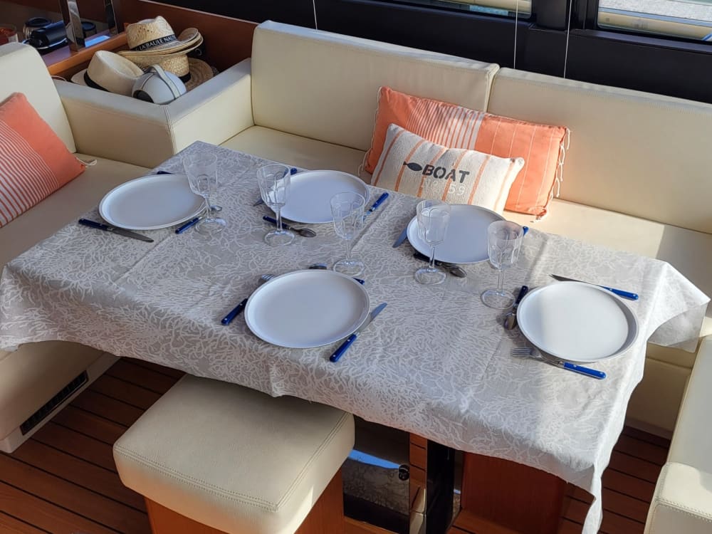 Profitez de chaque instant : une journée ensoleillée autour de Pornichet en bateau à moteur