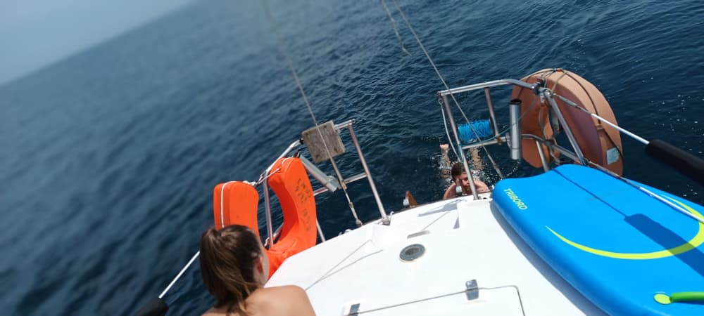 Verbringen Sie 7 Stunden mit Segeln rund um Hendaye.
