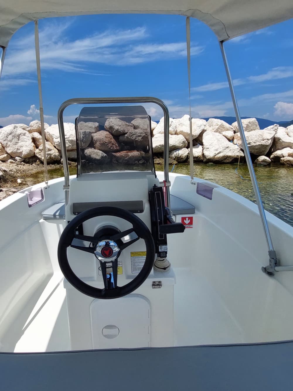 Naviga con gli dei: una giornata alla scoperta di Cefalonia in motoscafo