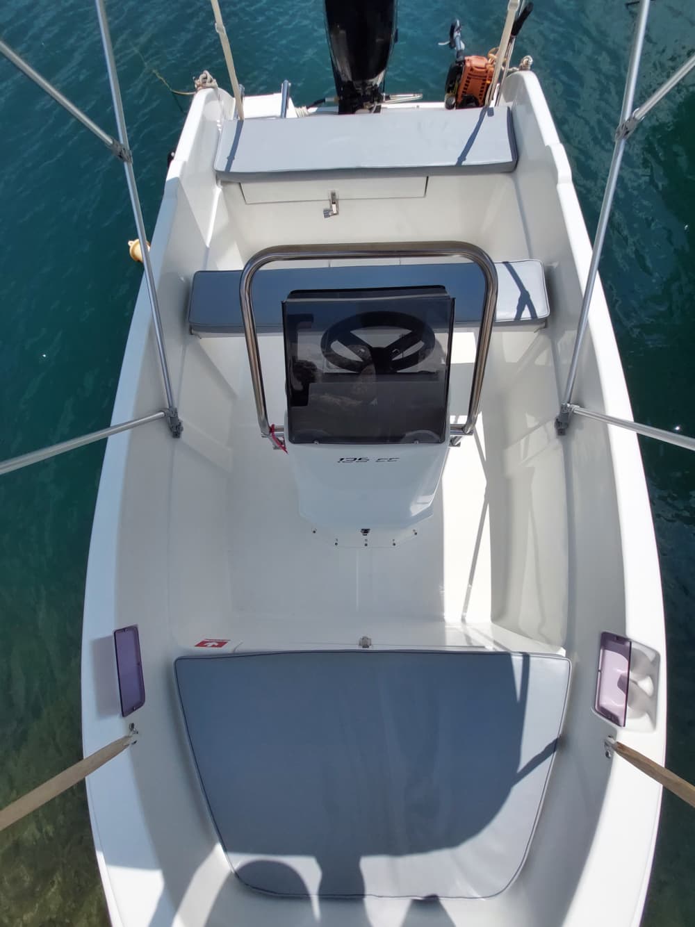 Naviga con gli dei: una giornata alla scoperta di Cefalonia in motoscafo