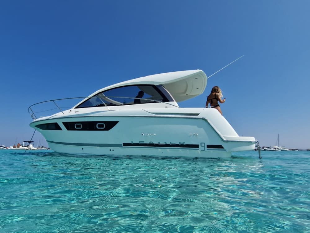 Excursion privée de luxe en bateau dans l'archipel de La Maddalena au départ de Poltu Quatu