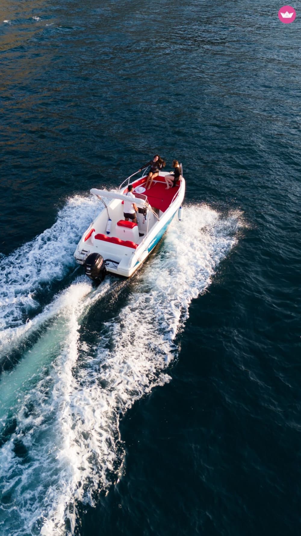 Z Castellammare do Positano: ekskluzywny rejs na Cayman 585