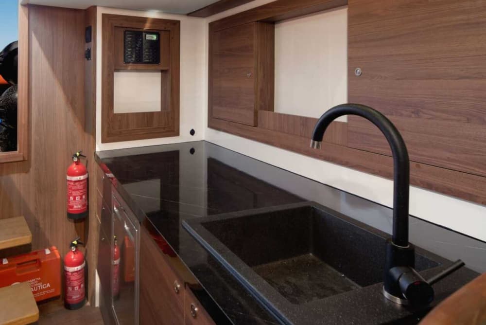 Explorez Bol lors d'une journée privée complète - la Côte Dorée