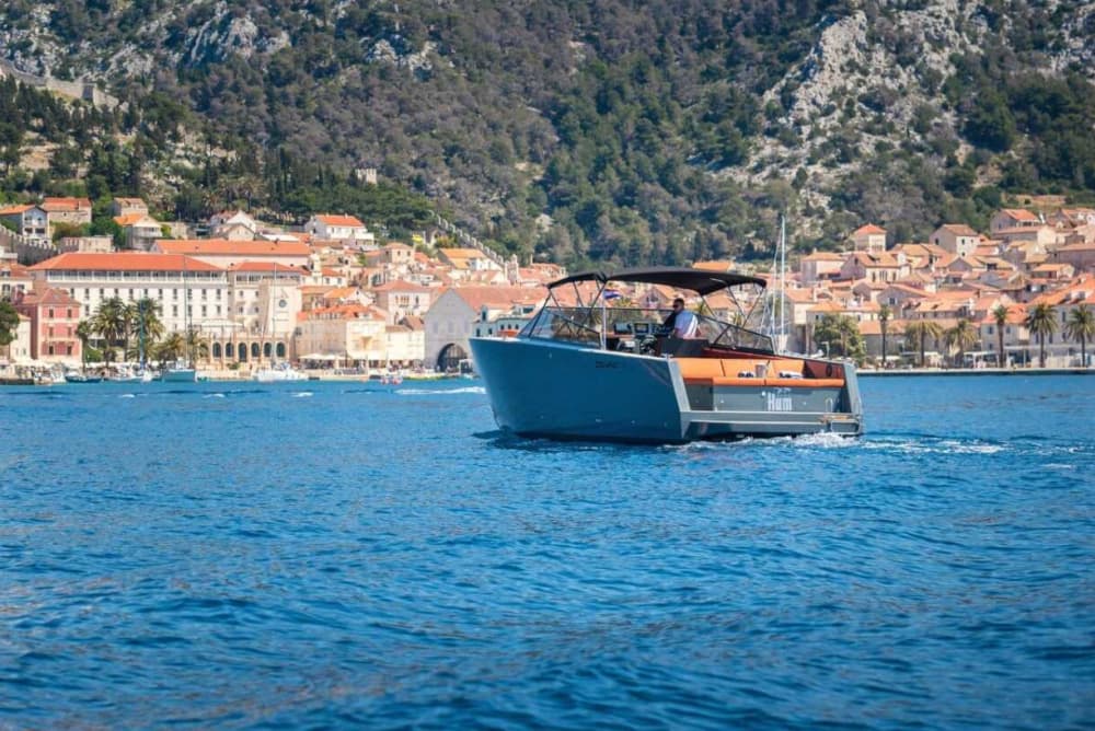 Privater ganzer Tag zu den Pakleni-Inseln.