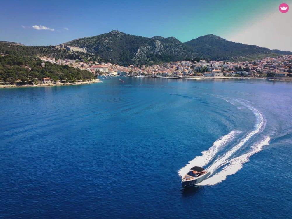 Excursion privée d'une journée complète sur l'île de Vis au départ de Hvar.