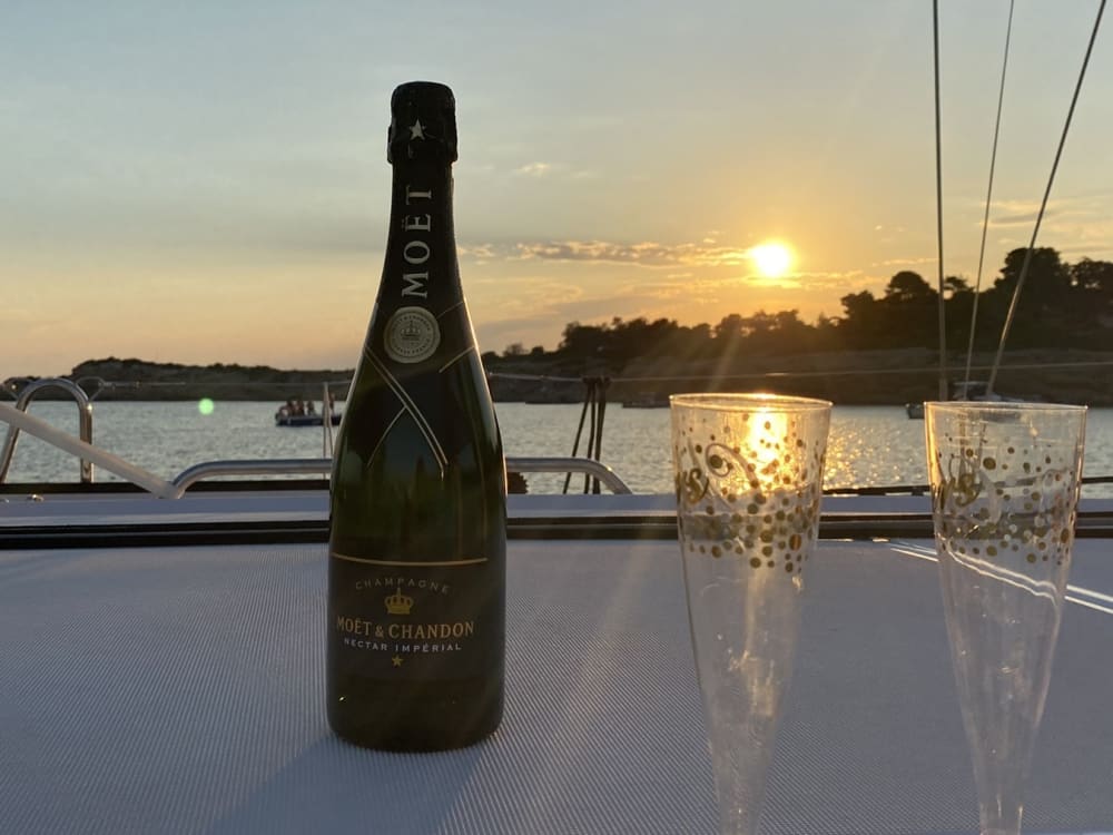 Njut av en dag till sjöss i Aten på en segelbåt