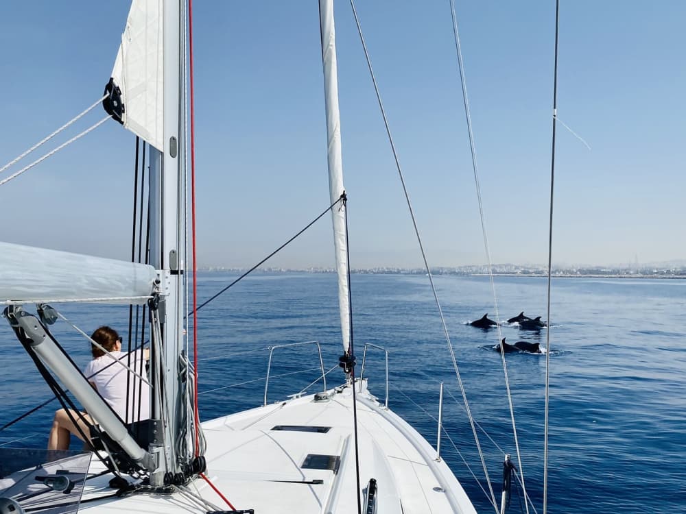 Njut av en dag till sjöss i Aten på en segelbåt