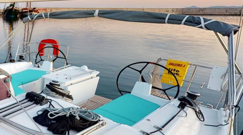 Njut av en dag till sjöss i Aten på en segelbåt