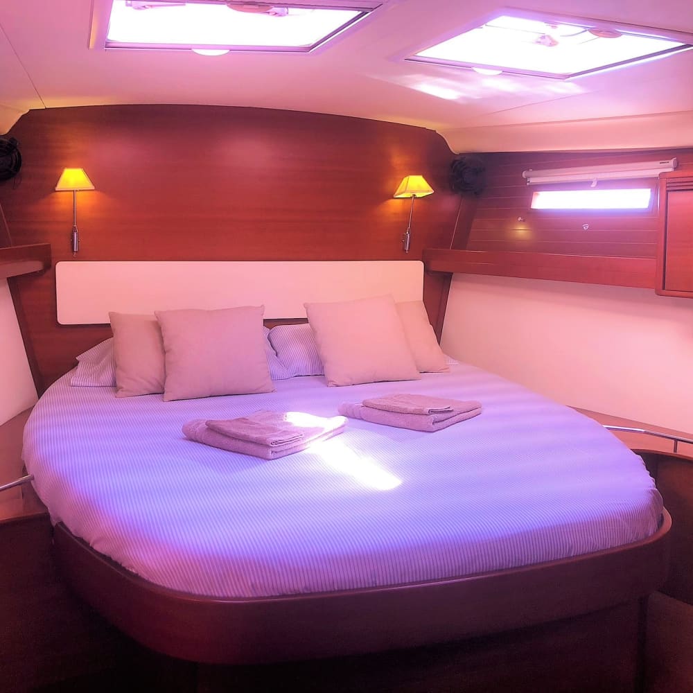 Sunset on an exclusive sailboat. Private experience in Valencia