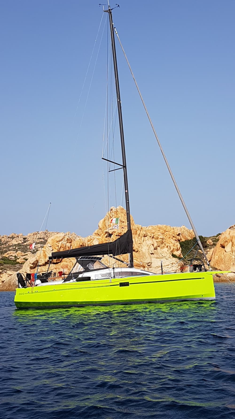 Explorez Le Lavandou et profitez d'une journée complète de navigation à voile.