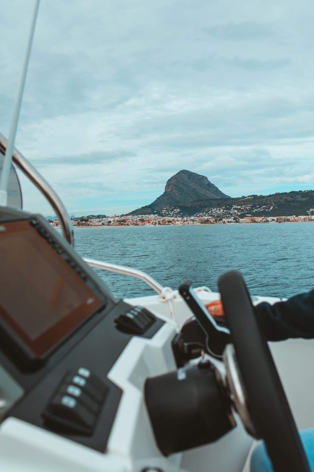 One day around Xàbia: Enjoy 8h of discovery on a motorboat