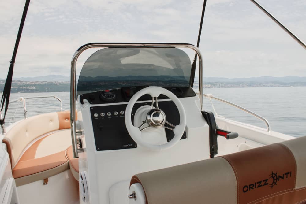 Erleben Sie einen unvergesslichen Tag in Opatija: Ihr privates Motorboot für puren Genuss