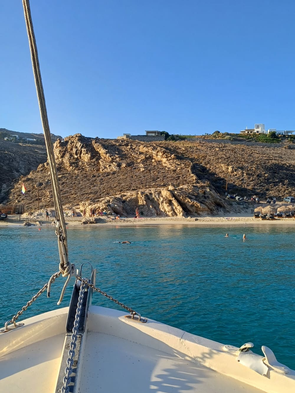 Отпразднуйте на частной лодочной вечеринке на Миконосе — на борту традиционной деревянной лодки