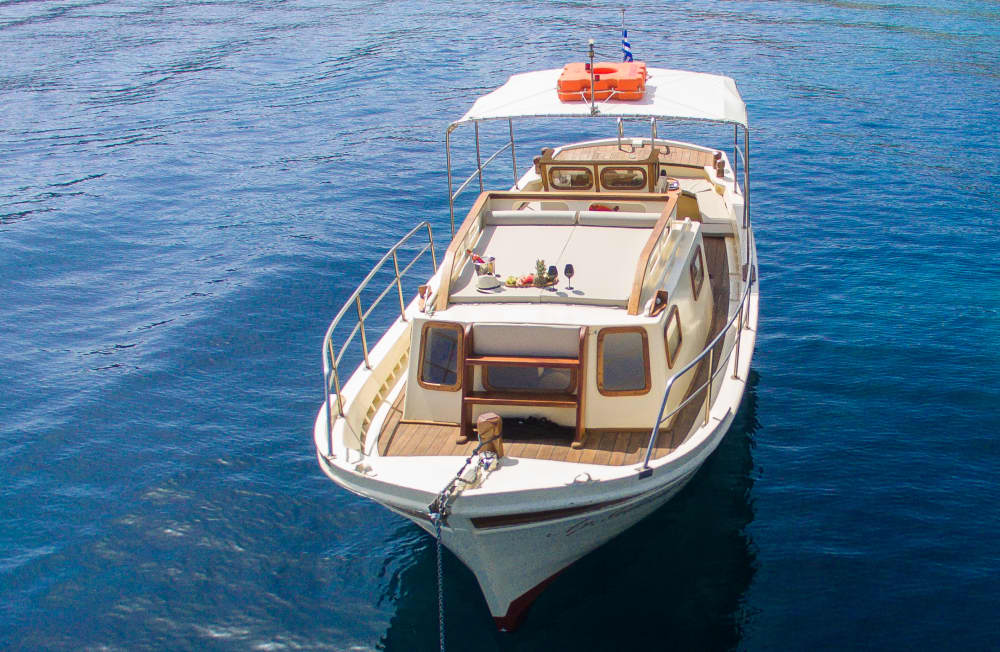 Full-Day Private Cruise – Discover Mykonos, Swim, Taste & Unwind