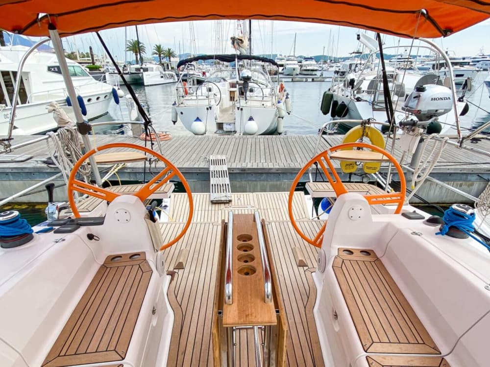 Aventura Costeira: Experiência de Meio Dia em Mar Aberto