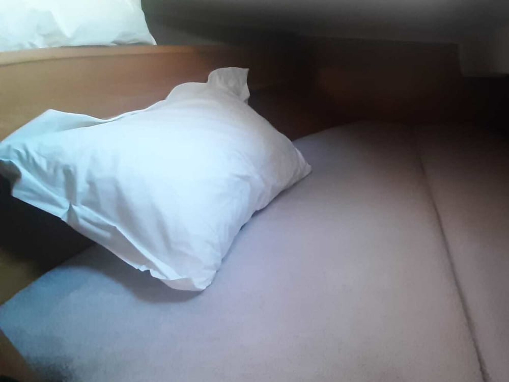 Trascorri 10 ore e mezza navigando intorno a Viareggio su una barca a vela.