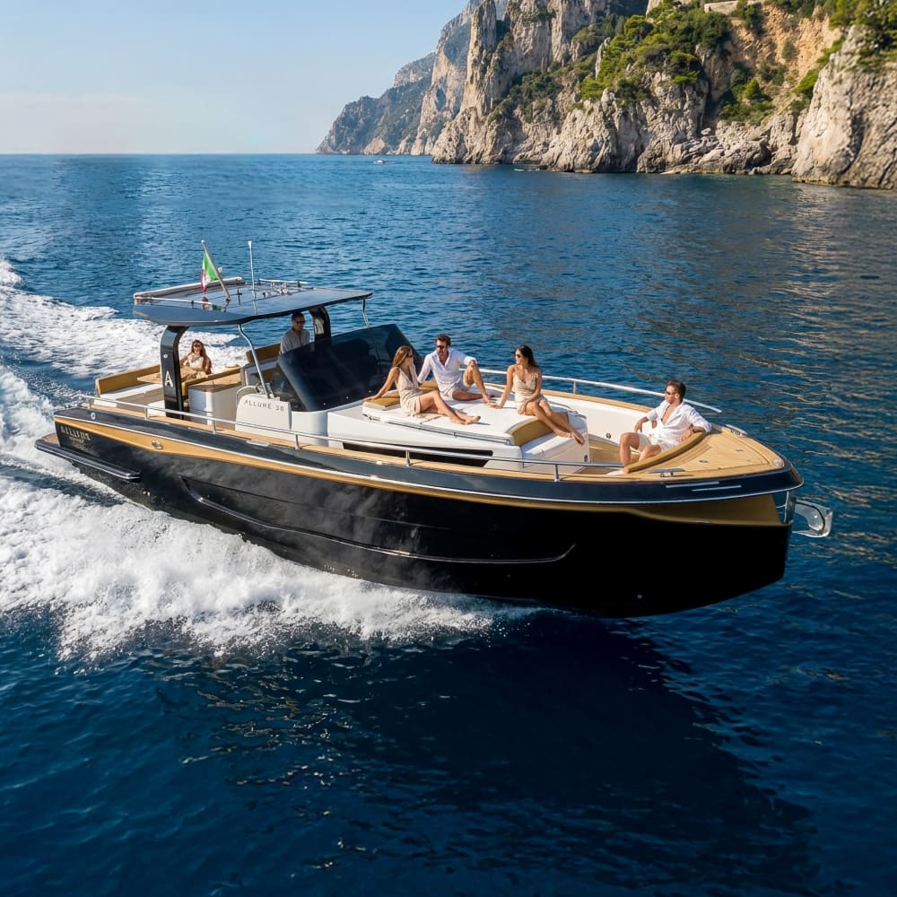 Entdecken Sie die geheimen Ecken von Capri mit einem privaten Boot und einem ortskundigen Skipper