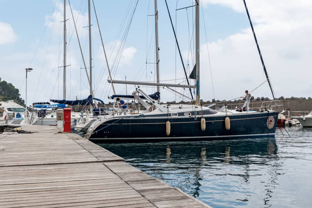 Entdecken Sie Maratea auf einem ganztägigen Segeltörn
