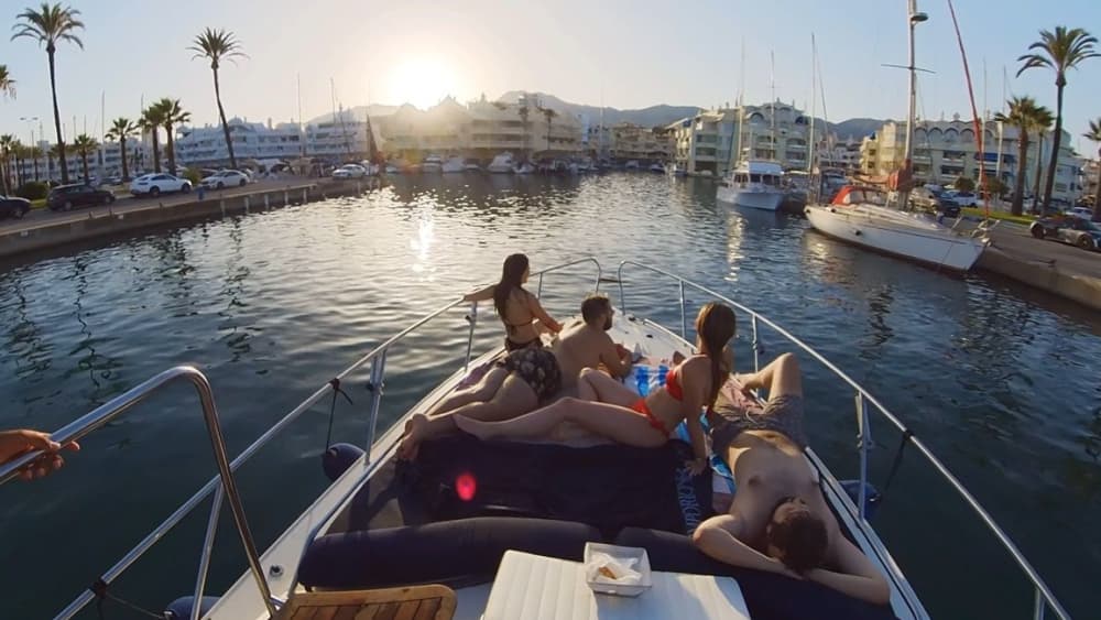 Tour di 4 ore in yacht a Fuengirola con capitano