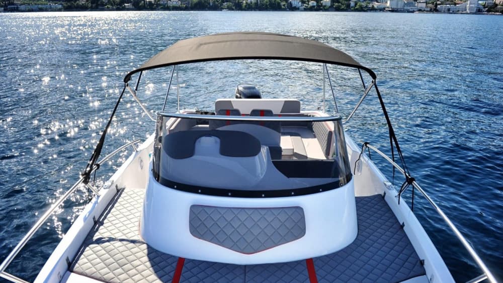 Facile fuga da Opatija: un'escursione in barca di 4 ore su un motoscafo.