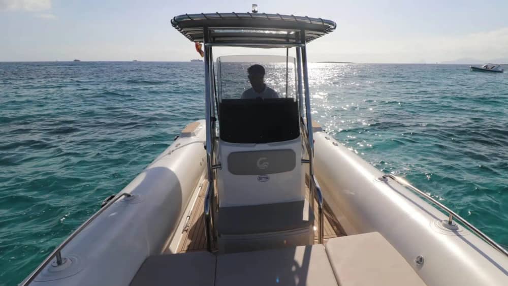 Sea Escape for Groups — Hidden Coves, Open Water & Shared Moments