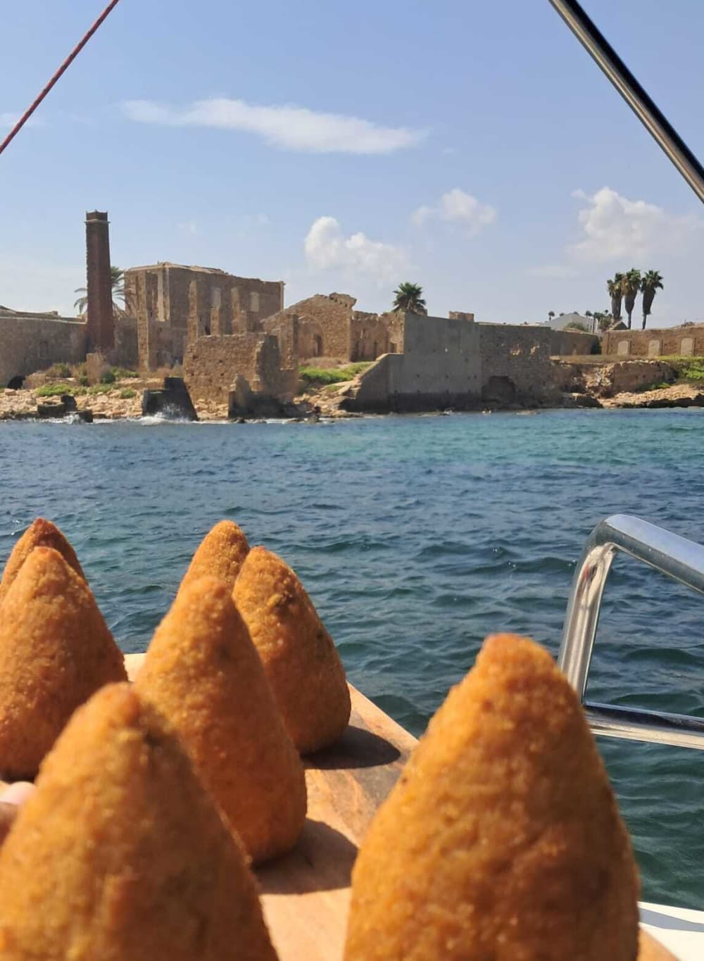 Ontdek Avola: een hele dag zon op een motorboot