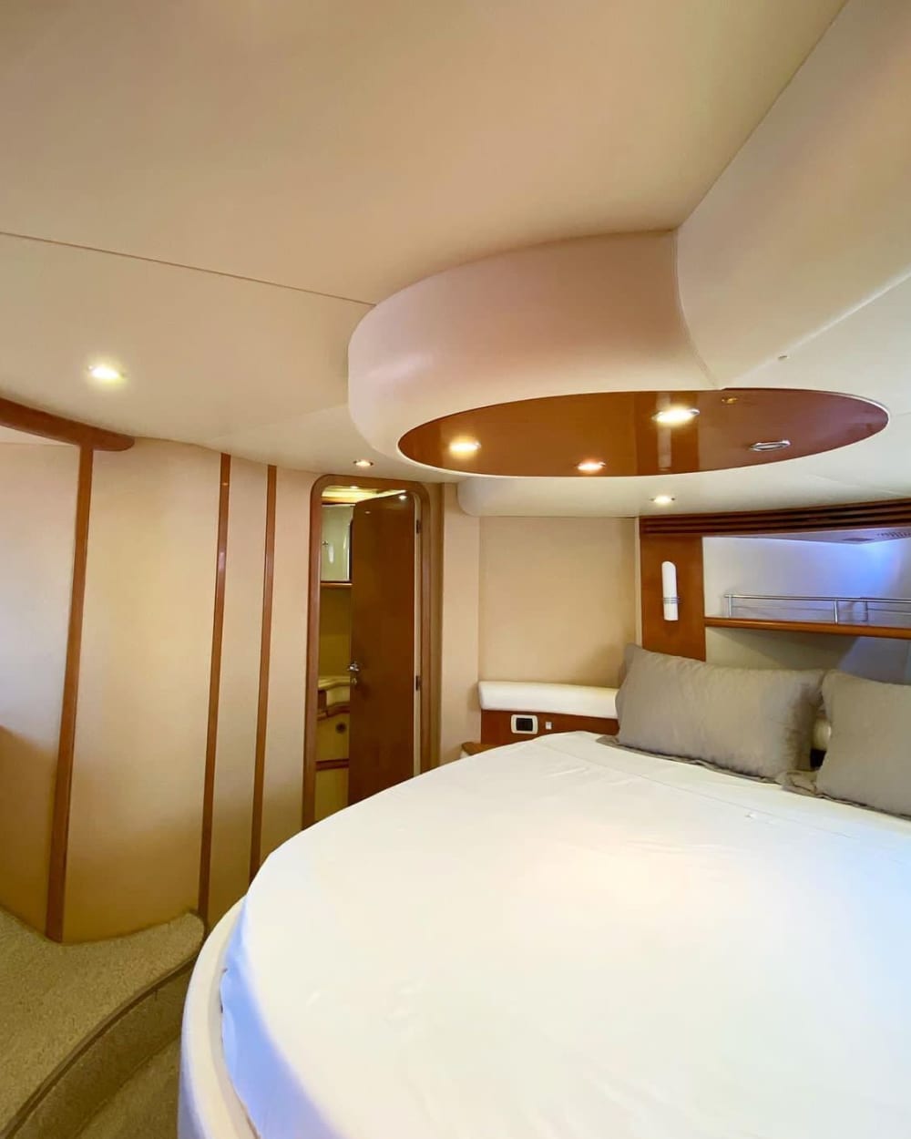 Alquiler de lancha a motor de medio día en Balneário Camboriú