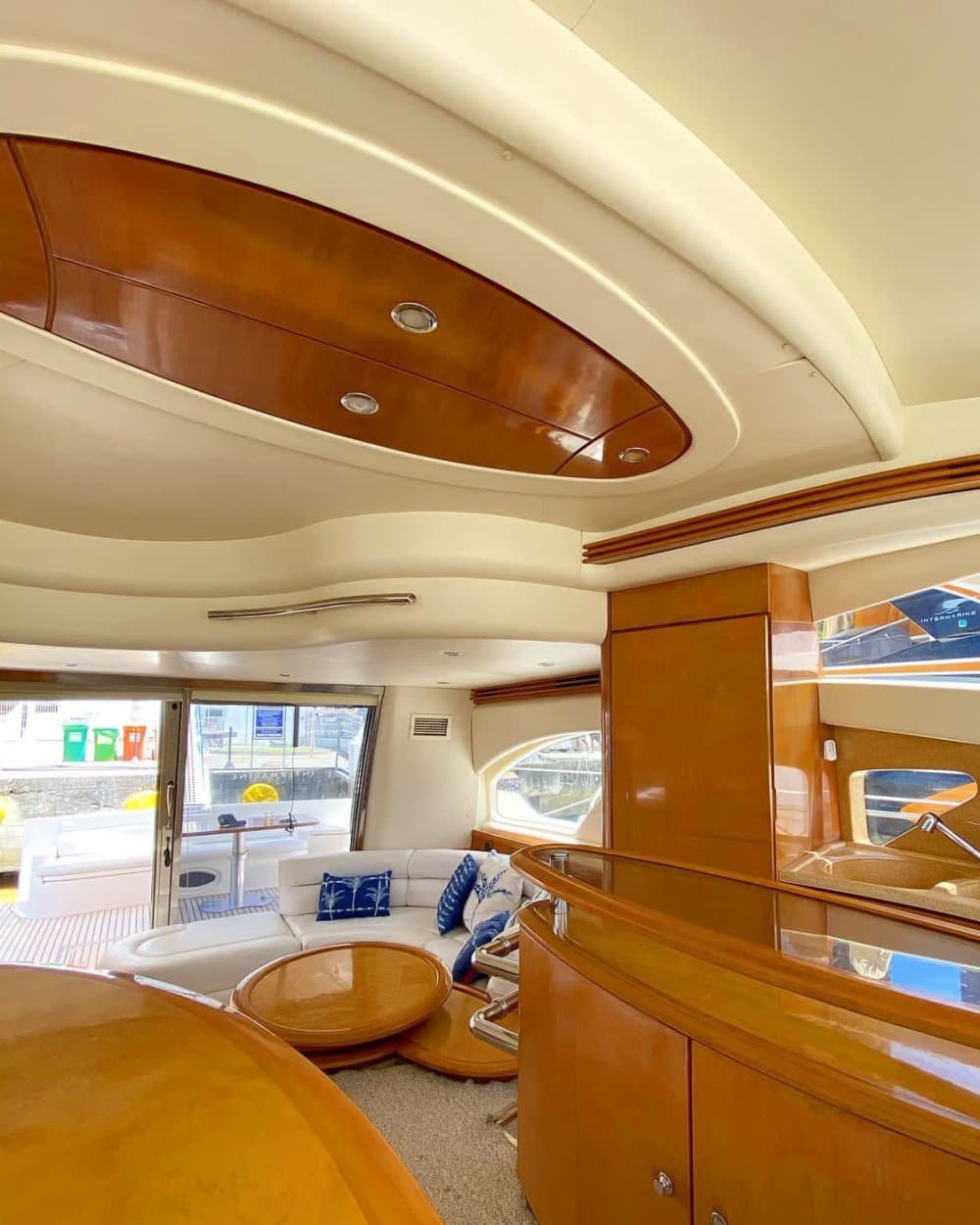 Alquiler de lancha a motor de medio día en Balneário Camboriú