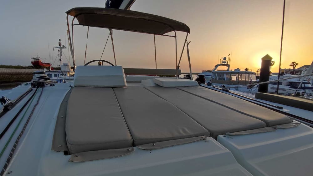 Discover Ilha de Tavira by boat