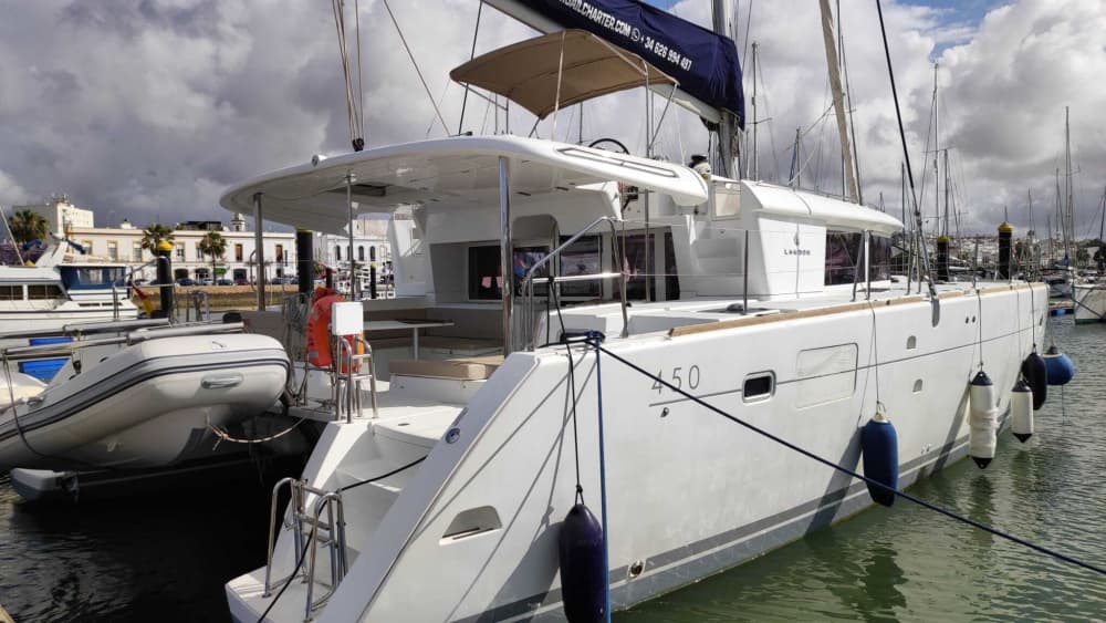 Discover Ilha de Tavira by boat