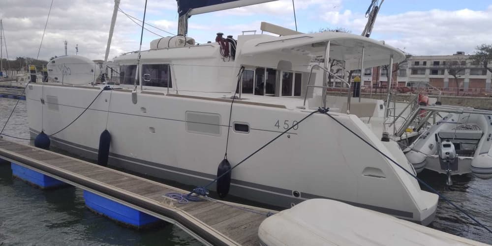 Discover Ilha de Tavira by boat