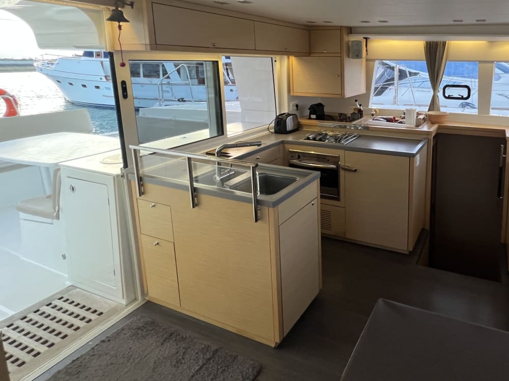 Discover Ilha de Tavira by boat