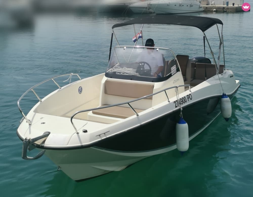 Njut av solen på en 9 timmar lång båttur i Poreč