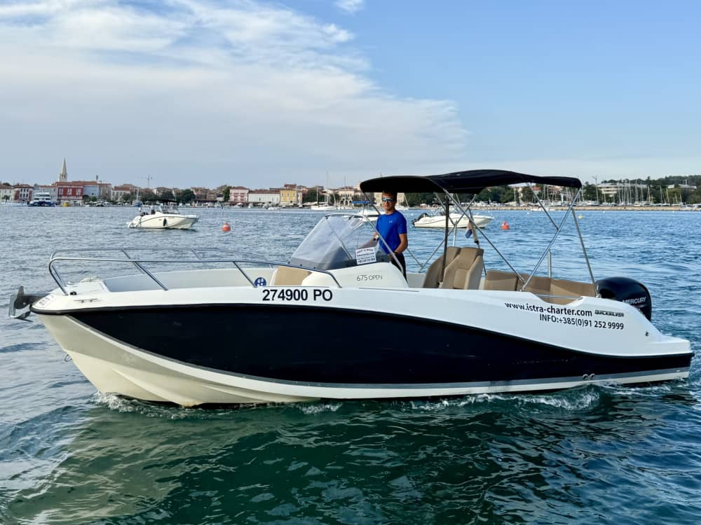 Njut av solen på en 9 timmar lång båttur i Poreč