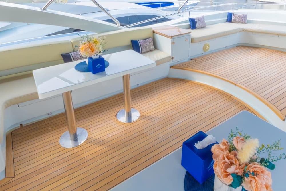 Exceptional Dubai Luxury Yacht Service | 75-Guest Capacity