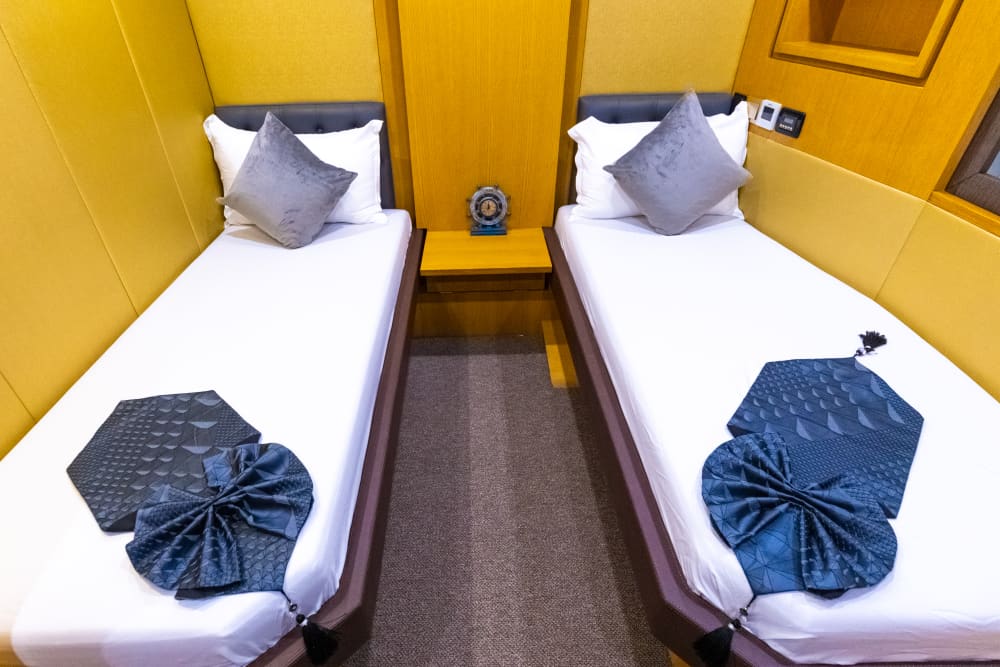 Exceptional Dubai Luxury Yacht Service | 75-Guest Capacity