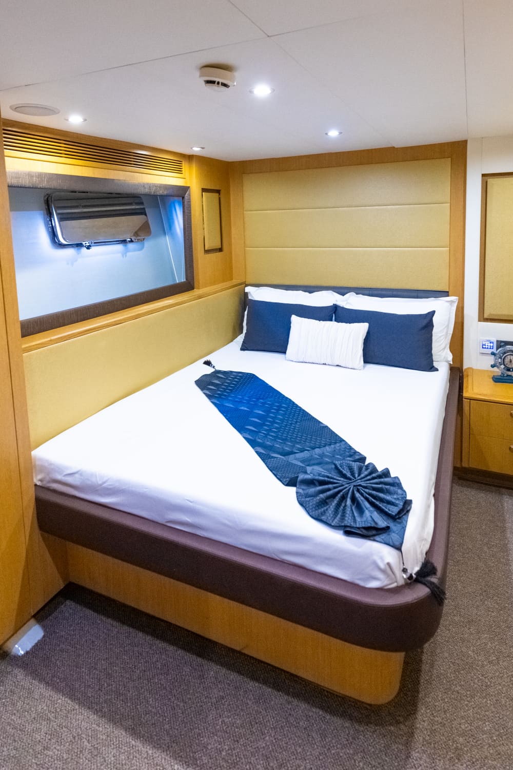 Exceptional Dubai Luxury Yacht Service | 75-Guest Capacity