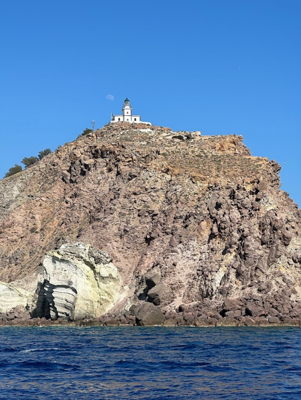 Οia Motor Boat-Caldera Private 4 hours Daytime or Sunset Cruise & Volcano Hike & Thirasia Island in Santorini
